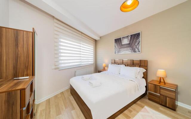 Convenient Flat With Balcony in Konyaalti