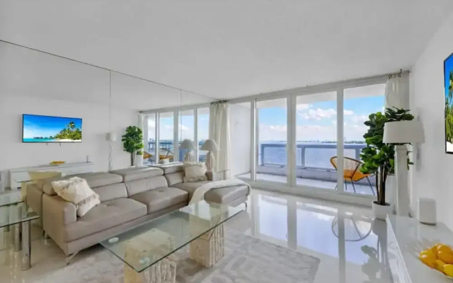 The Grand Wonder Biscayne