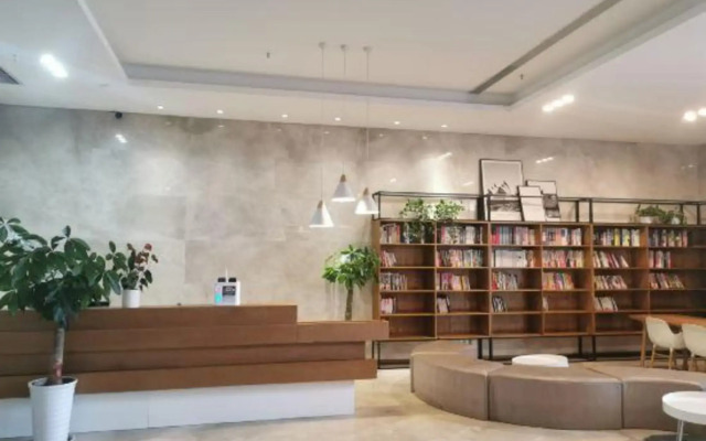 Cloud Building Selection Hotel