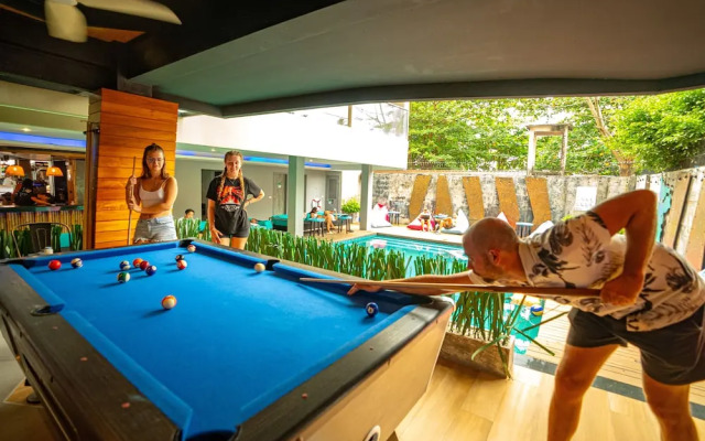 Mad Monkey Phuket