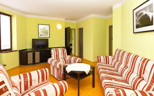 Hotel N