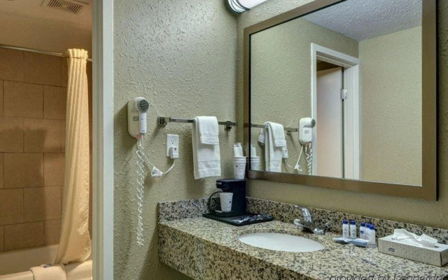 Boarders Inn & Suites - Kearney