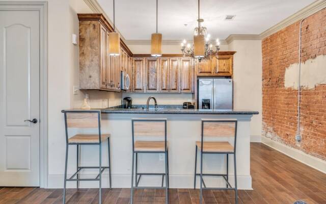 Spacious Sazerac Sanctuary