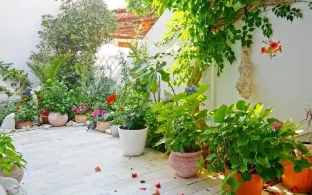 Sanoudos Hotel