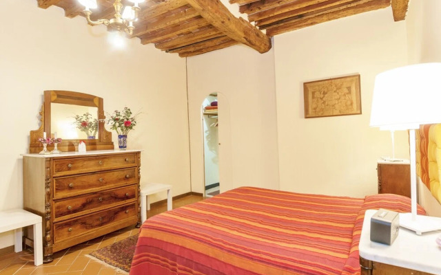 Lucca Walls Dream Apartment