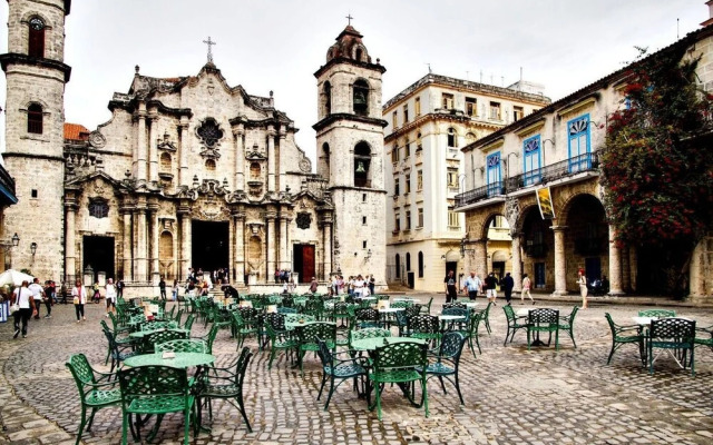 EL Portal - IN THE Heart OF OLD Havana
