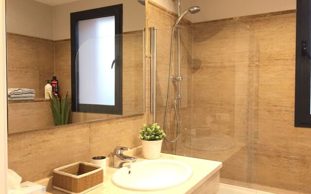 Superb SEA & Sunrise Luxurious Apartment