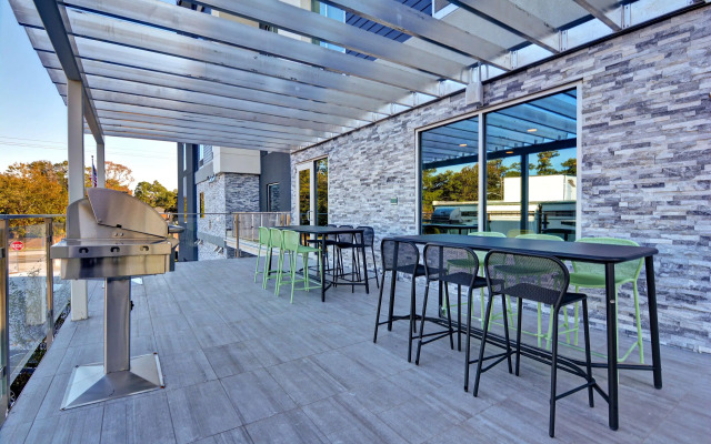 Home2 Suites by Hilton Savannah Midtown, GA