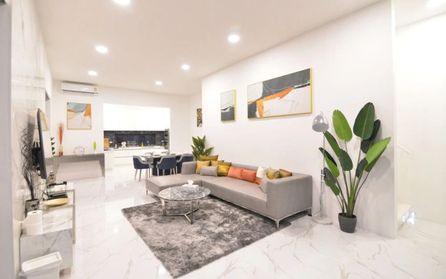 Villa with Shared Pool in Central Pattaya - Palmc19