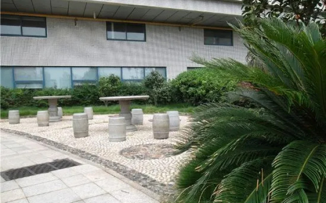 Kiss My Family Apartment