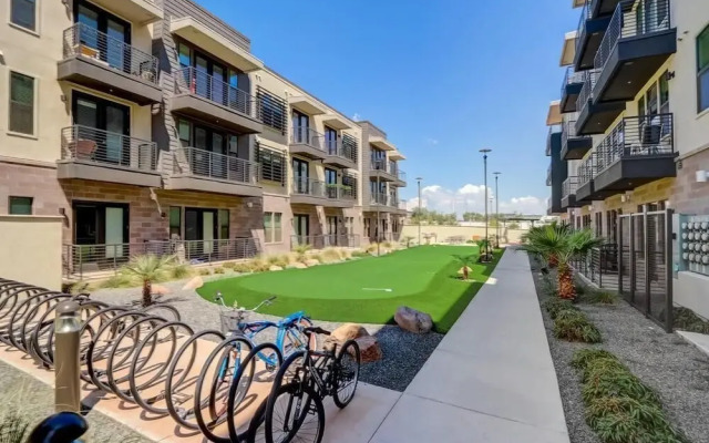 TWO Modern CozySuites at Town Lake