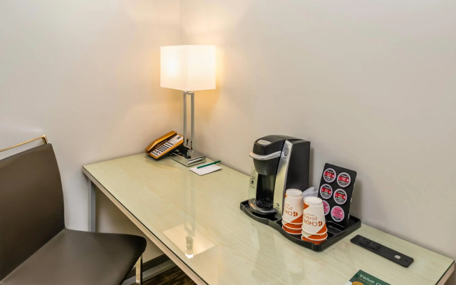 Quality Inn Sunshine Suites