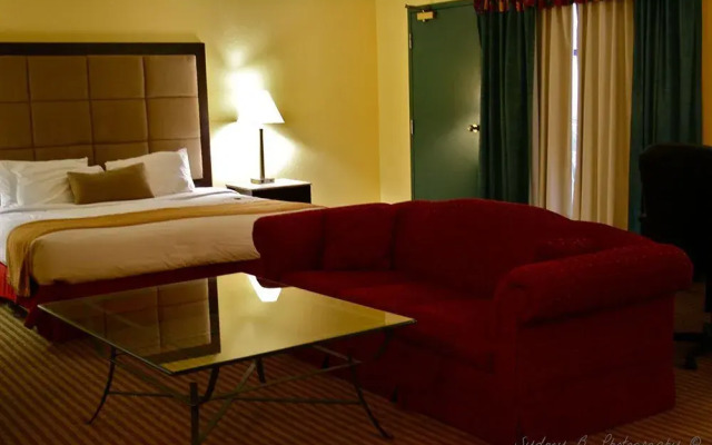 Pacific Inn Resort & Conference Centre
