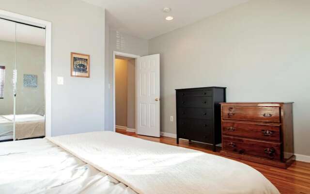 Family-friendly Home for travelers Near subway