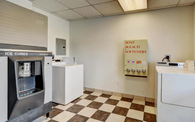 Motel 6 Seekonk, MA - Providence East