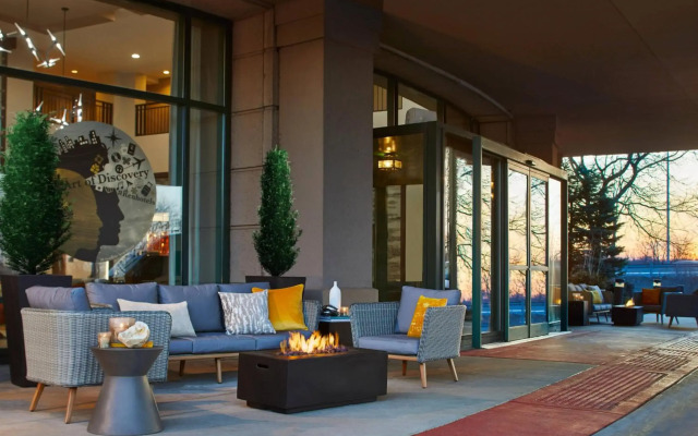 Renaissance Chicago Glenview Suites Hotel