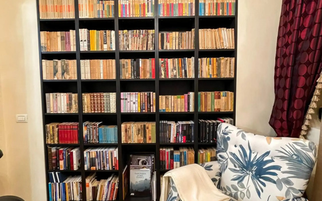 Central apartment w/ fire place - ground floor