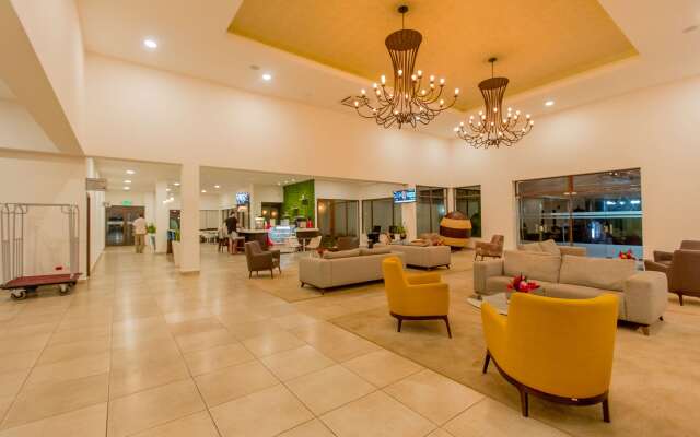 Best Western Las Mercedes Airport