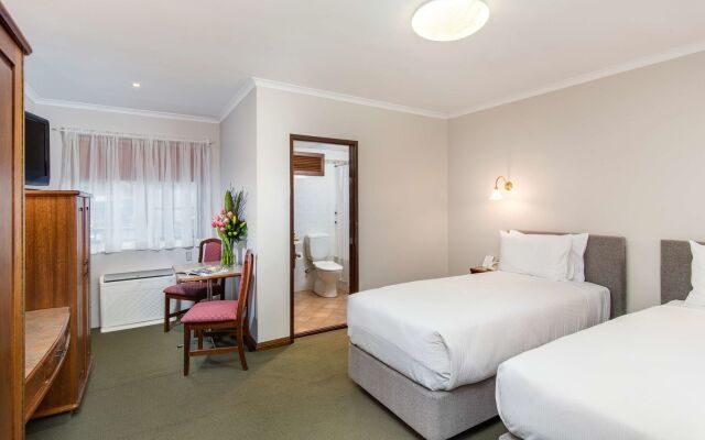 Adelaide Inn