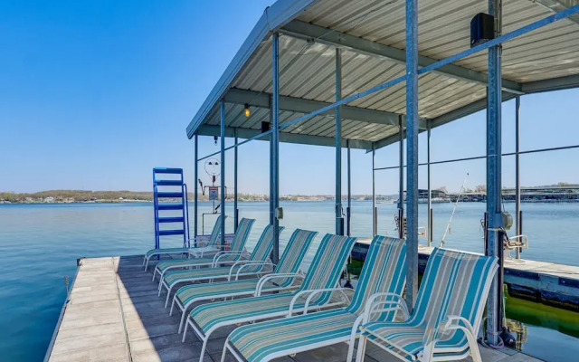 'bittersweet Lakefront Retreat' w/ Hot Tub & Dock!