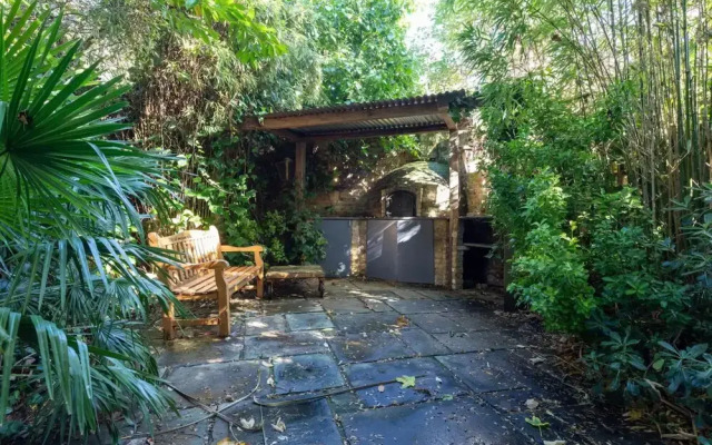 Charming 2 Bedroom House in Angel