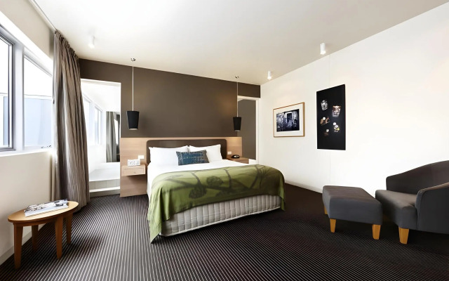 Saint Kilda Beach Hotel (formerly Rydges St Kilda)