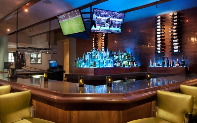 Embassy Suites by Hilton Phoenix Tempe
