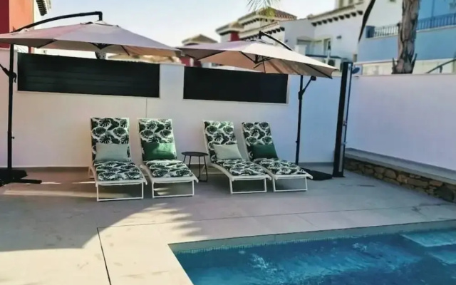 Stunning 2 bed Villa With Private Salt Water Pool