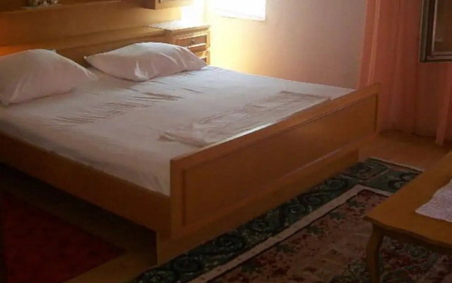 Ljuba - Large Terrace - A2