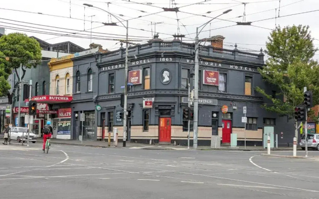 Queen Victoria Hostel