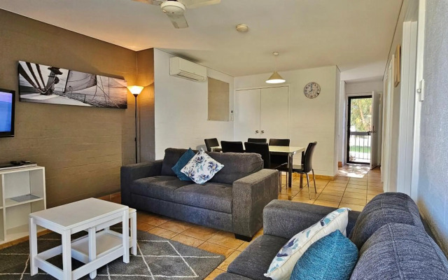 Riverview Holiday Apartment 6 - Kalbarri WA