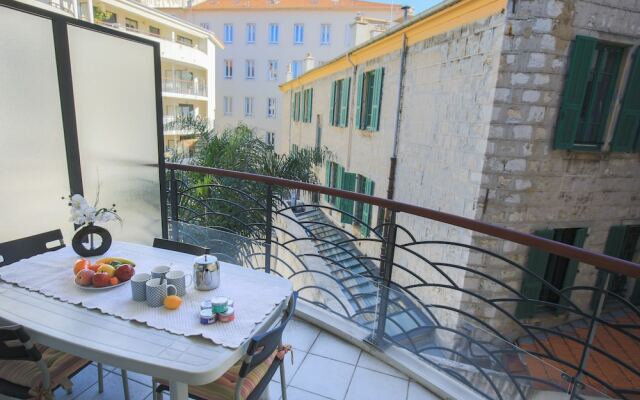 Palais Liberté II AP2040