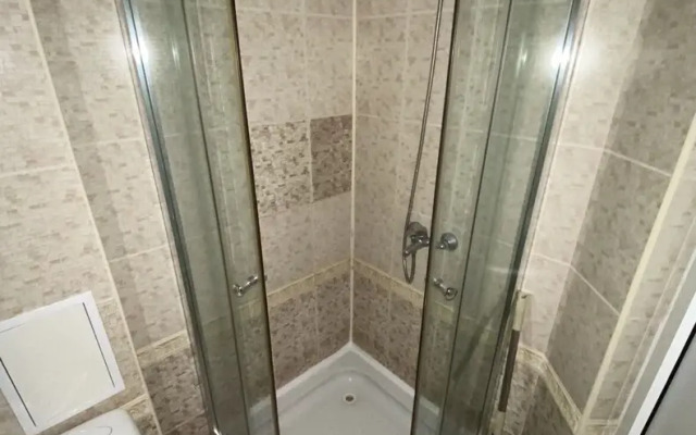1-bed Modern Sea View Apartment in Aparthotel