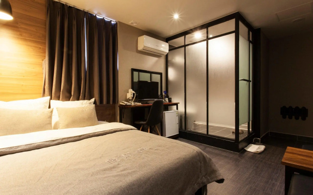 The Last Hotel