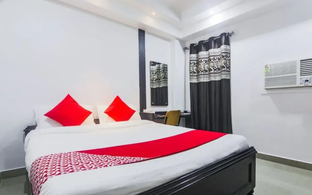 OYO 23403 Hotel Rashmi