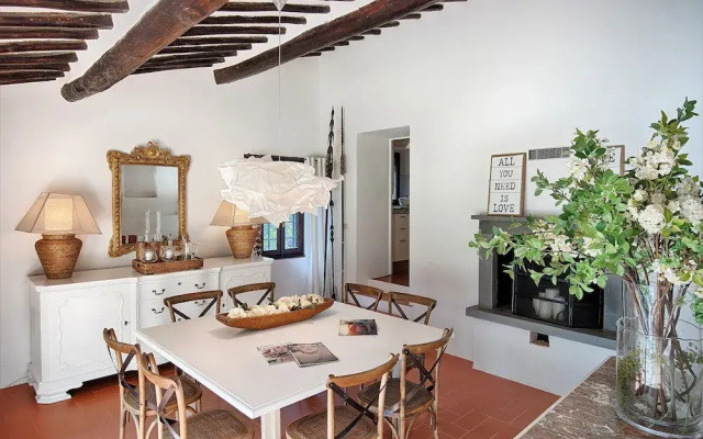 Villa in Chianti With Winery up to 10pax