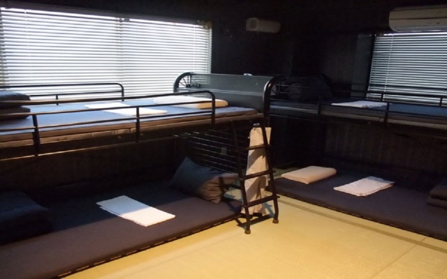 International Guesthouse Azure Narita – Guest Rooms – Tomisato