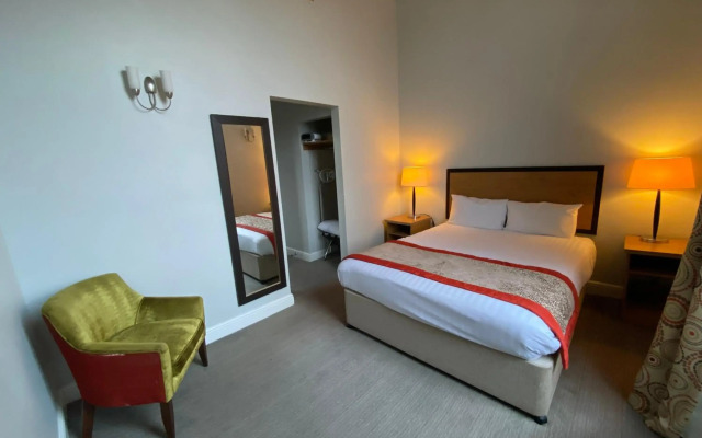 The Riverside House Hotel