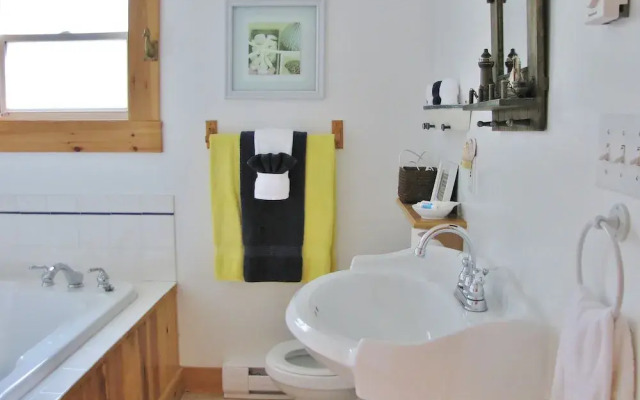 Larinda's Landing Oceanfront Cottages