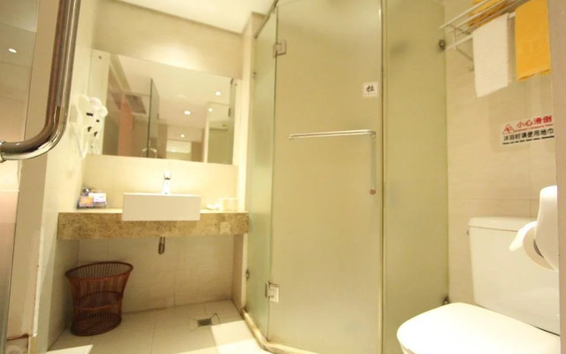 Yoland Hotel