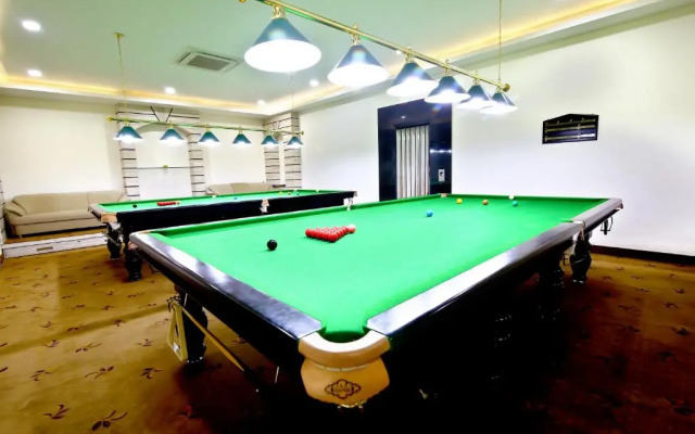 Solaris Hotel and Club