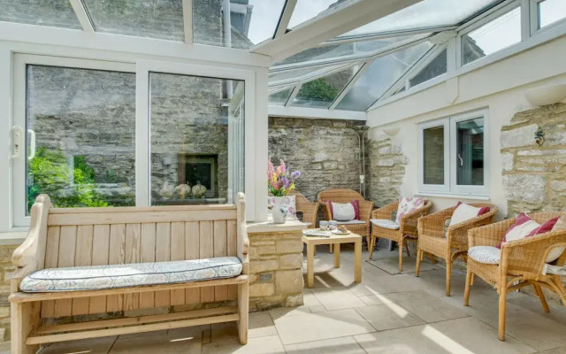Holiday Home Acton
