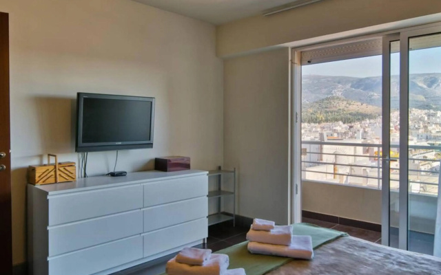 Pristine penthouse with Parthenon view by the pool