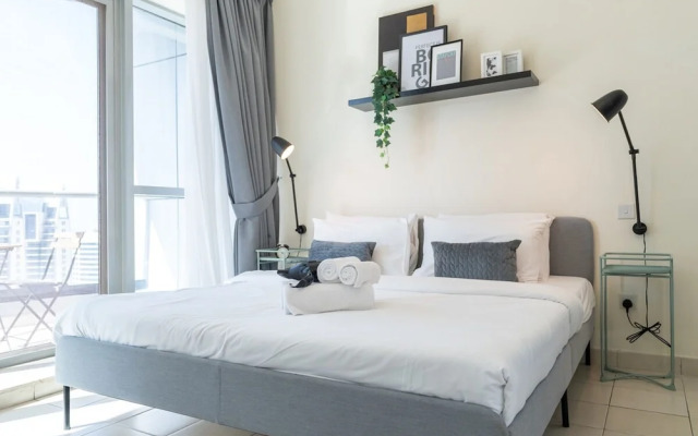 Refined 1BR Retreat in The Point Tower - Marina