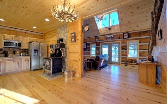 Pony Express - 2 Br Cabin