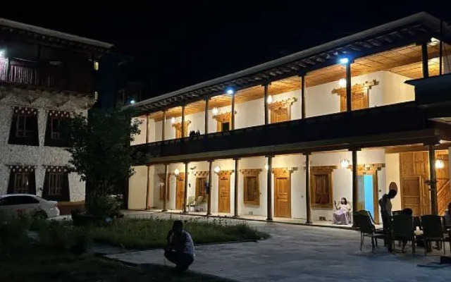 Danba Cosa Xikang Homestay