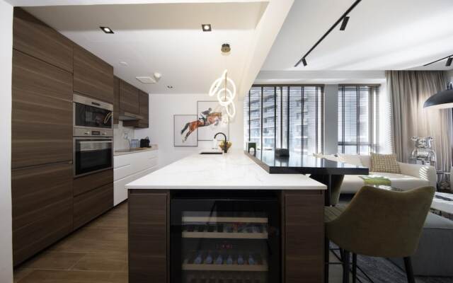 Fountain View Signature Residence With Terrace 135 SQM