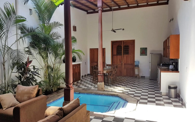 Lovely new-build colonial house with plunge pool