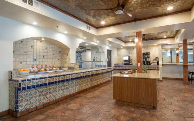 Oxford Suites Pismo Beach