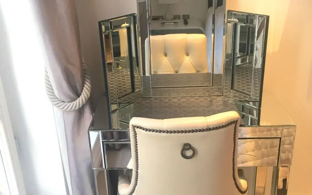 Embankment Luxury Apartments